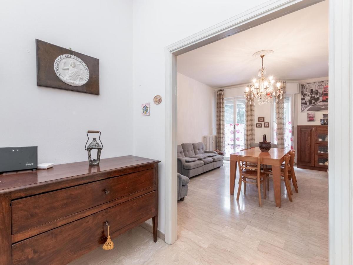 Flaminia Bright & Roomy Apartment Pesaro Exterior photo